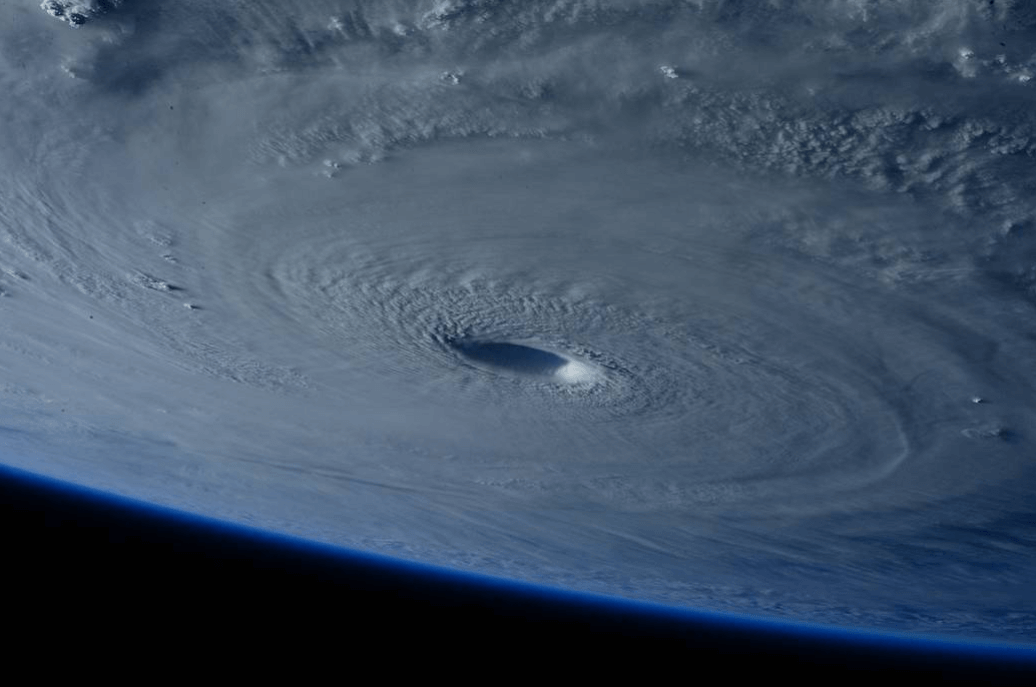 宇宙から見た台風NASA